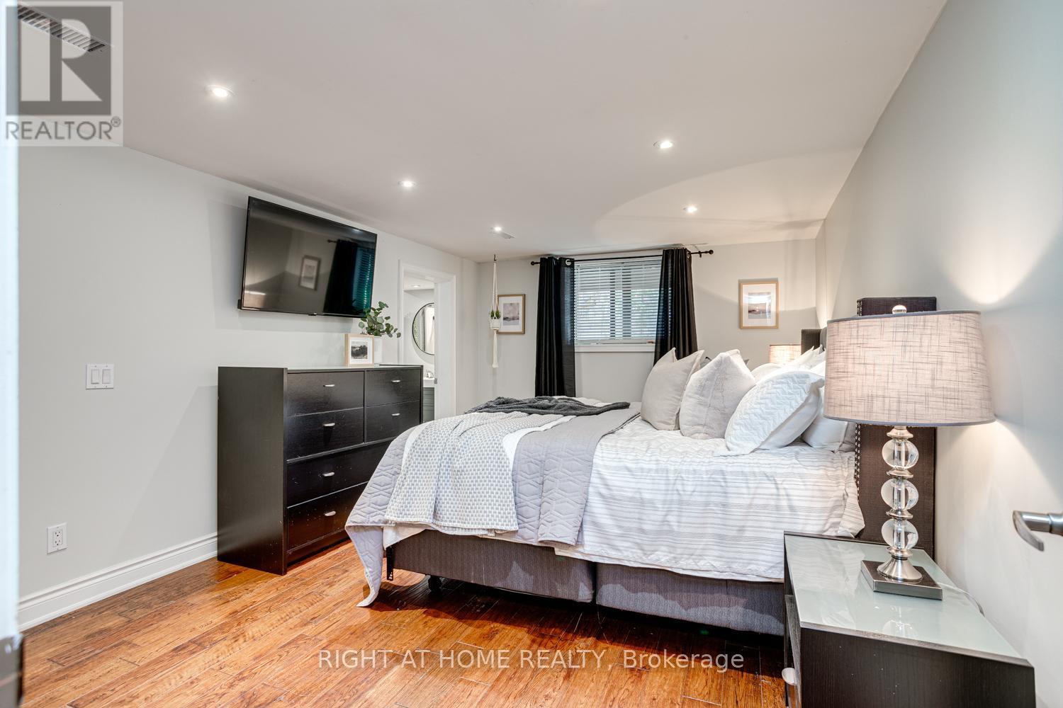 77 ALDRED DRIVE - 32
