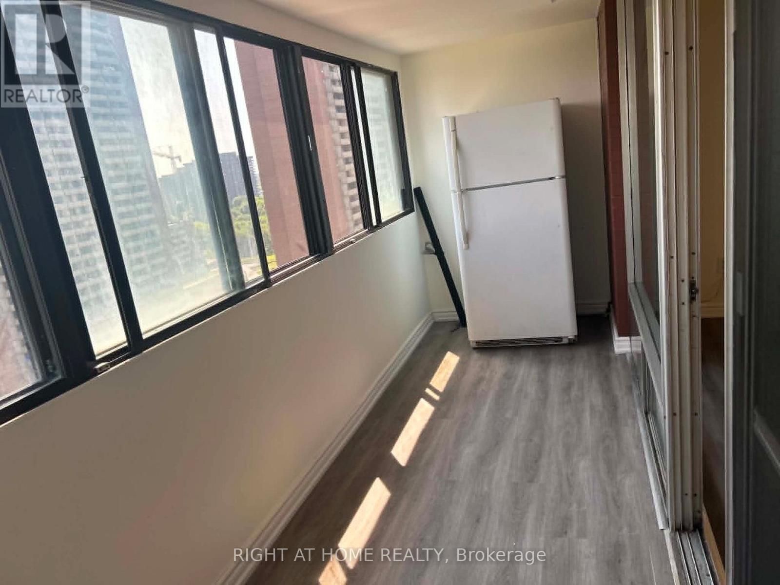 #1508 5 MASSEY SQUARE - 11