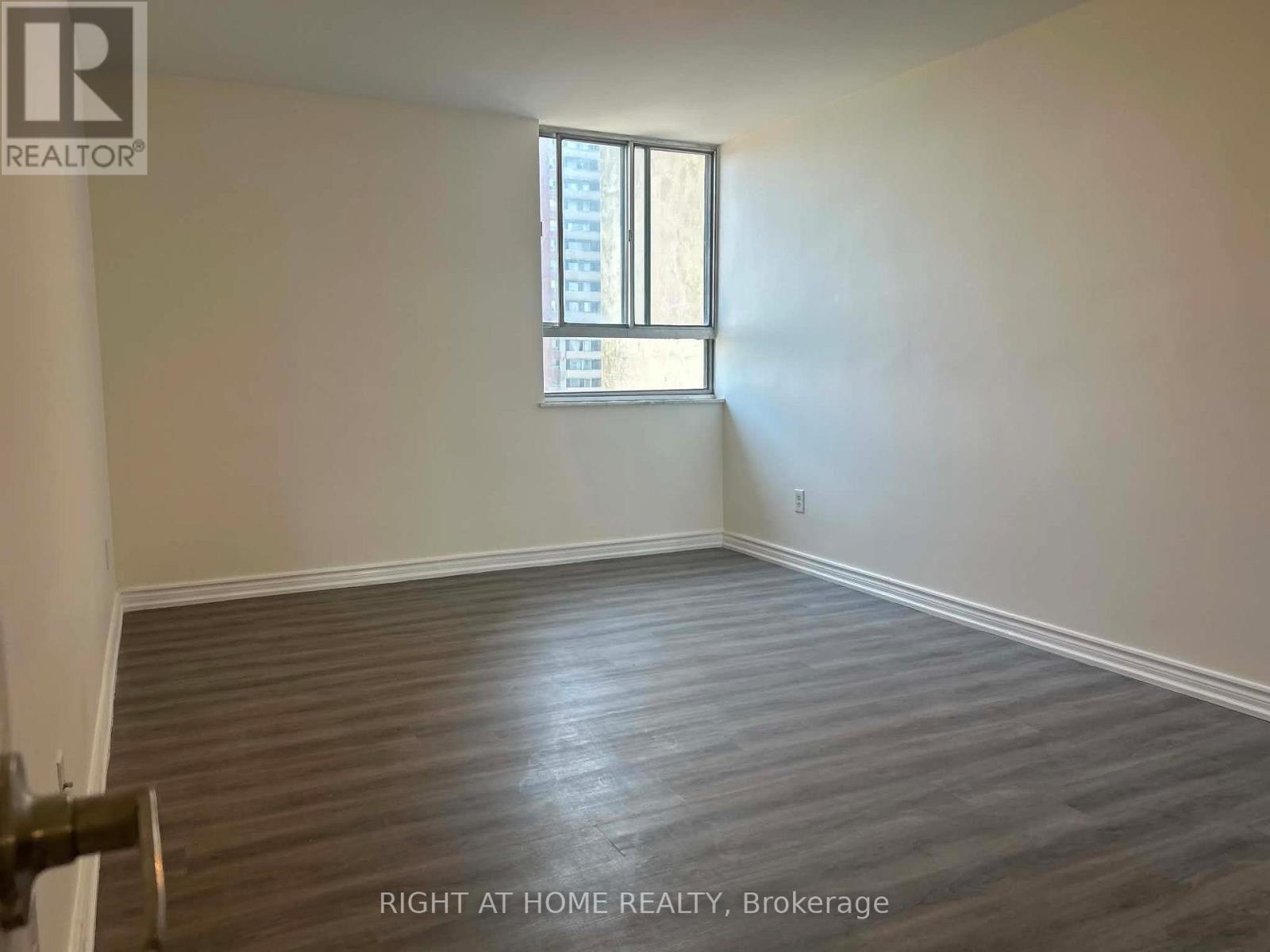 #1508 5 MASSEY SQUARE - 16