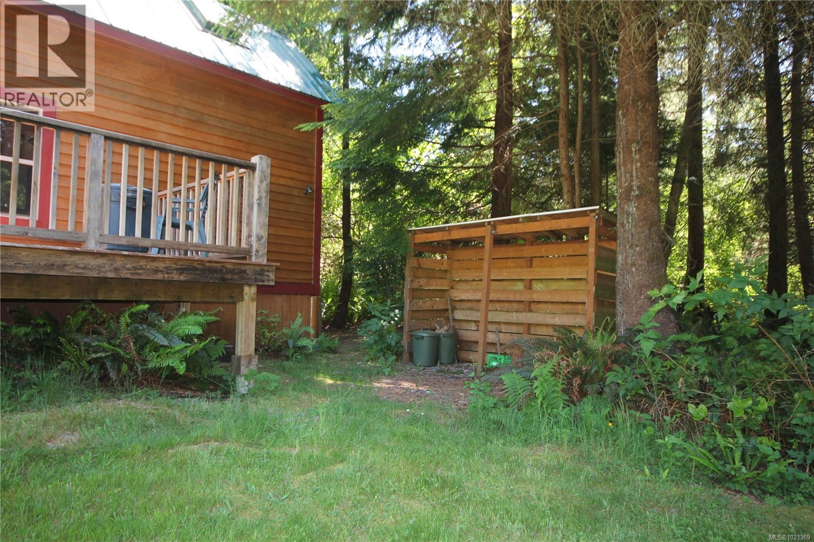 2725 Seaside Dr - Image 34