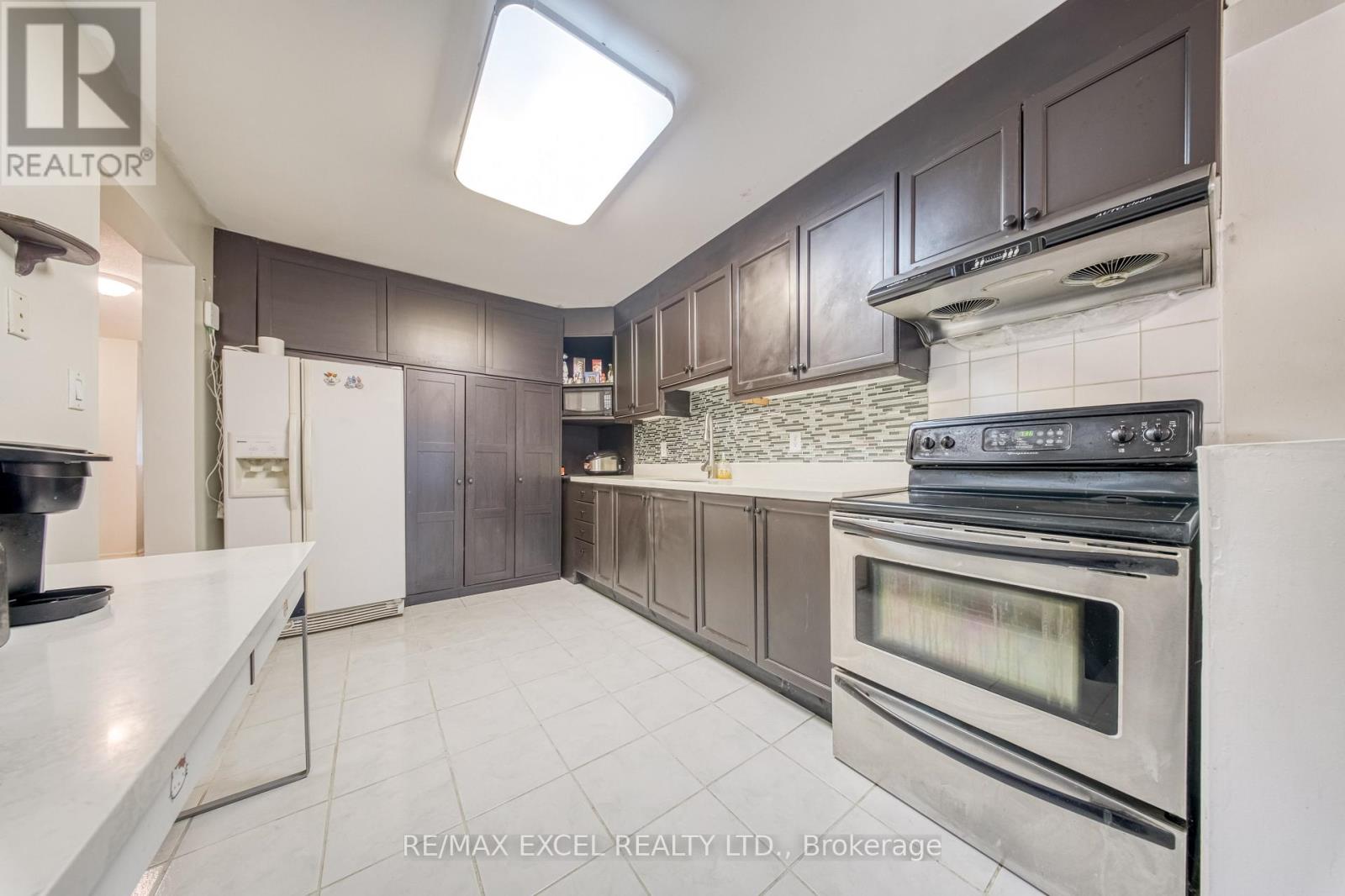 17 SADLEE COVE CRESCENT - 10
