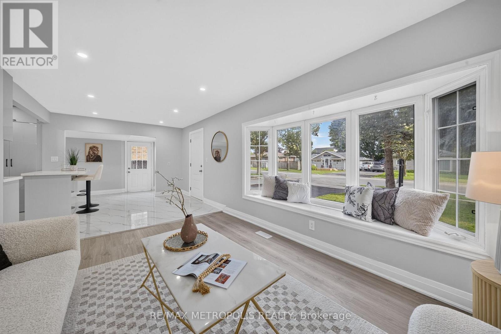 208 PALMERSTON AVENUE - 3