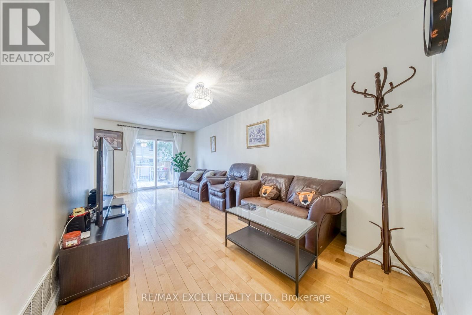 17 SADLEE COVE CRESCENT - 4