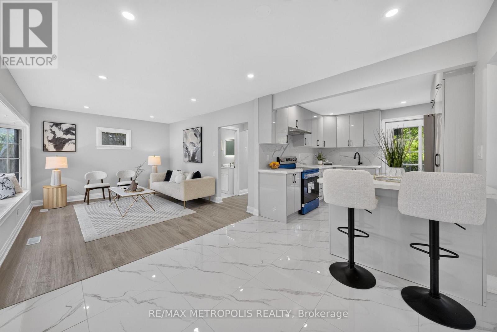 208 PALMERSTON AVENUE - 1