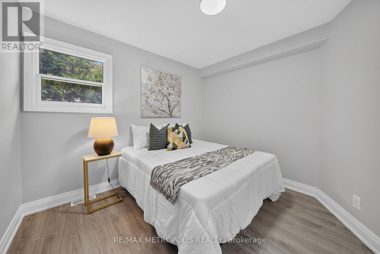 208 PALMERSTON AVENUE - 12