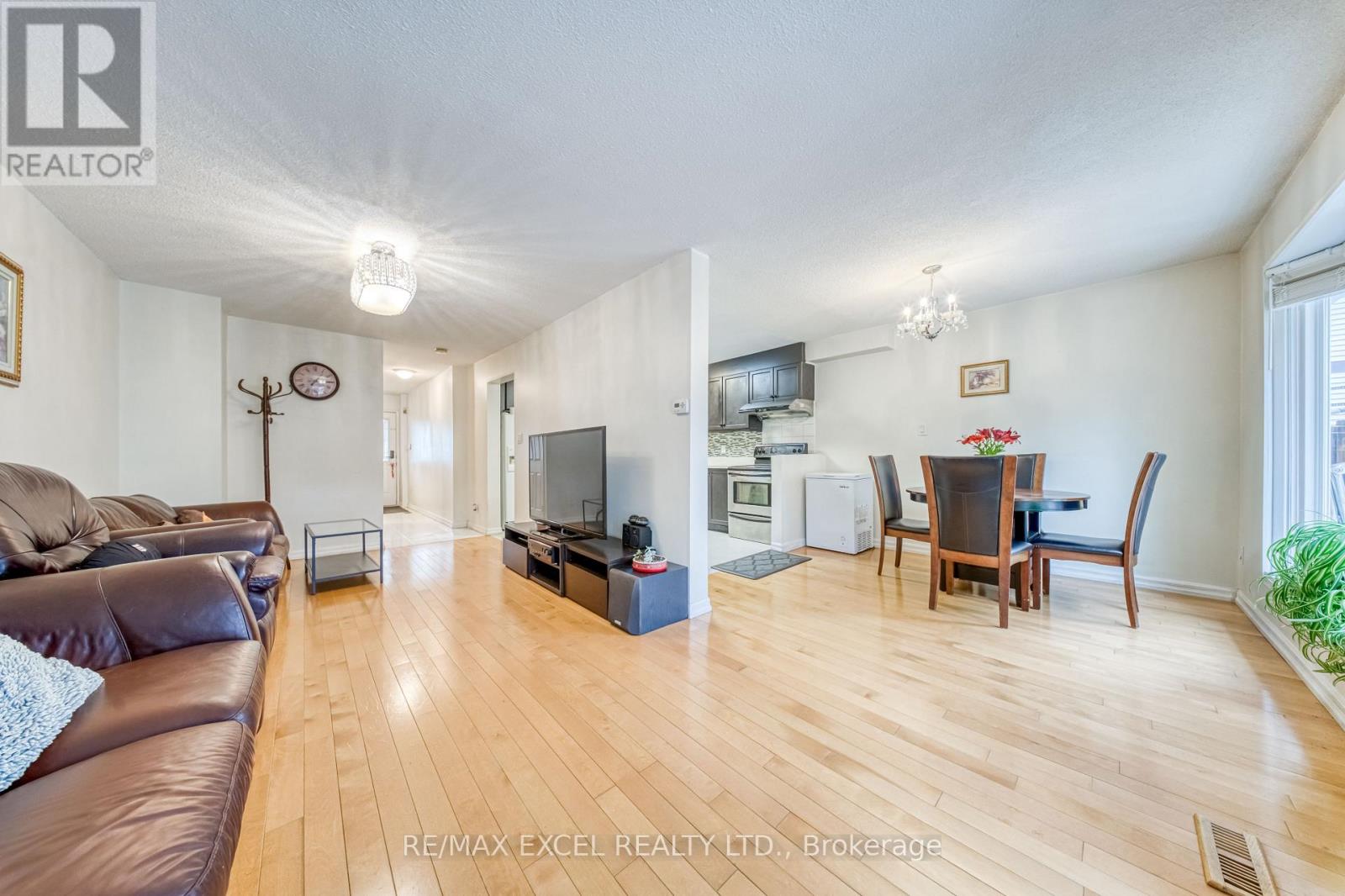 17 SADLEE COVE CRESCENT - 6