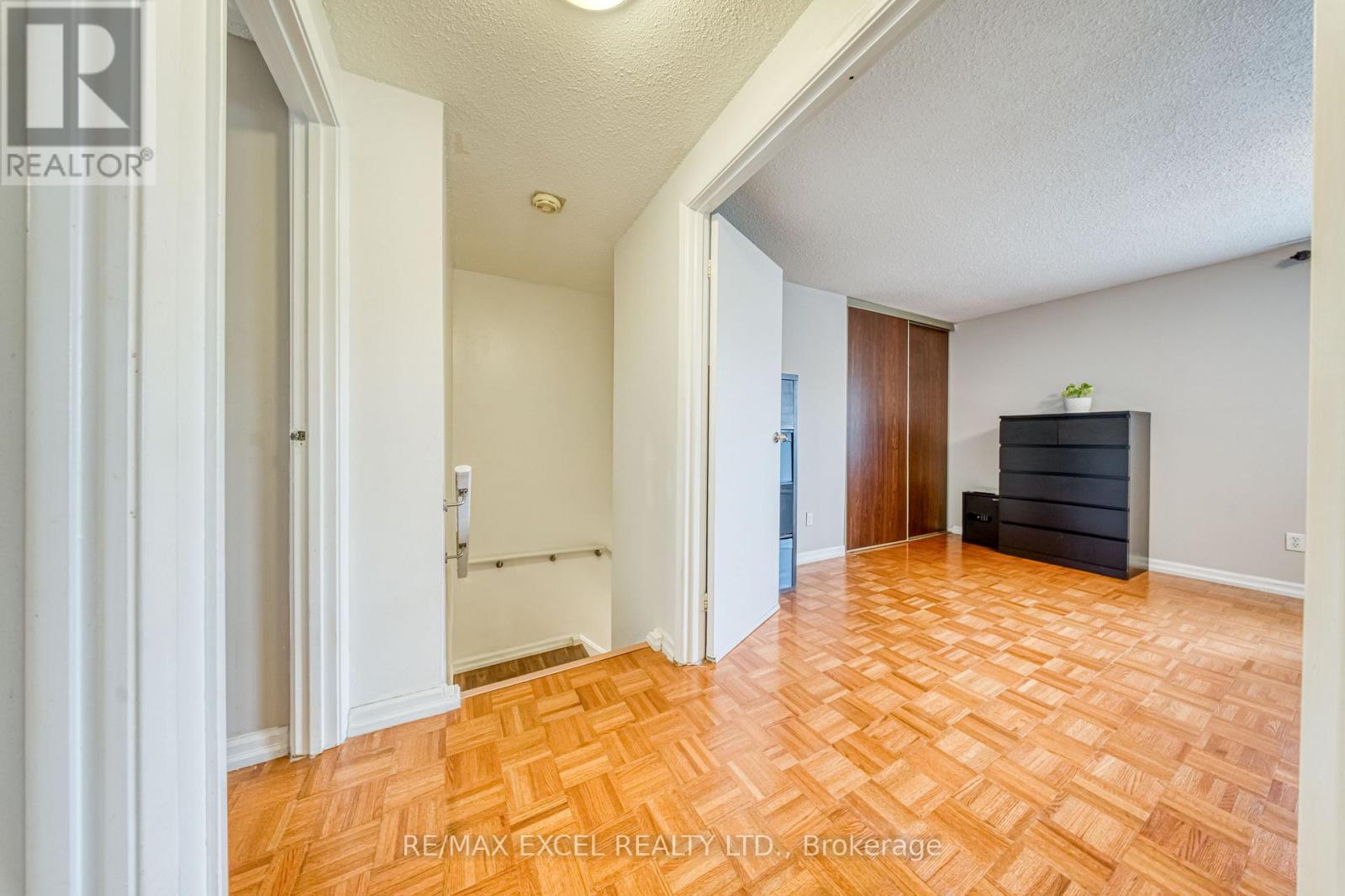 17 SADLEE COVE CRESCENT - 15