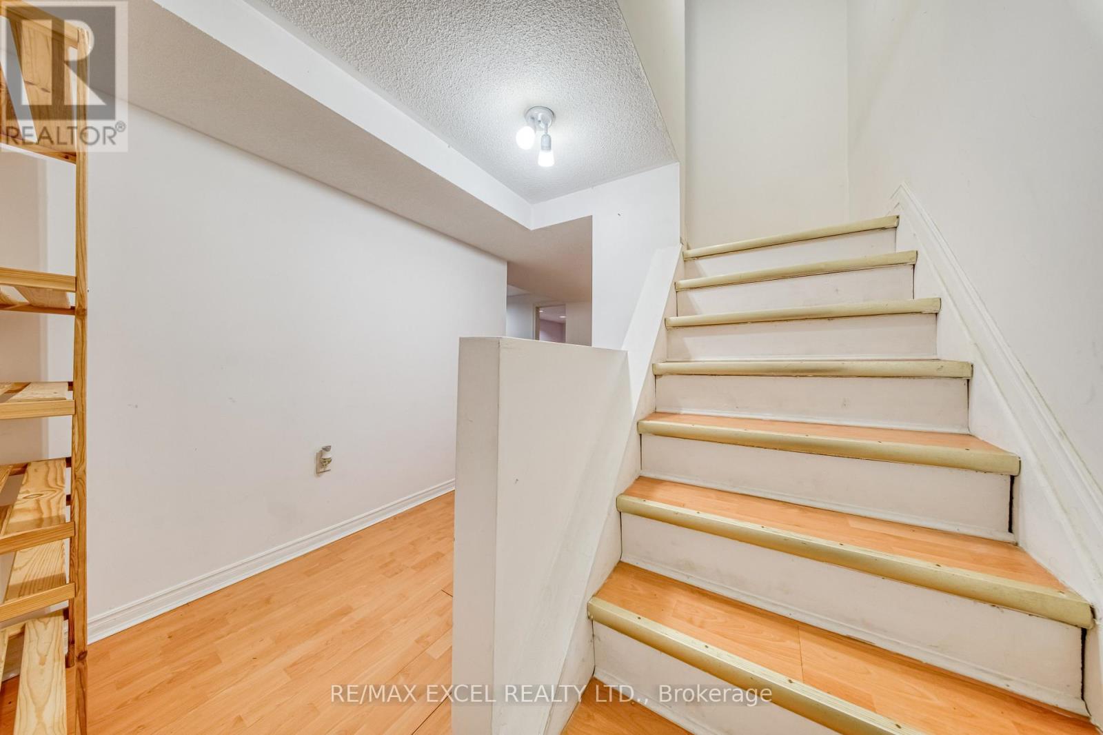17 SADLEE COVE CRESCENT - 24