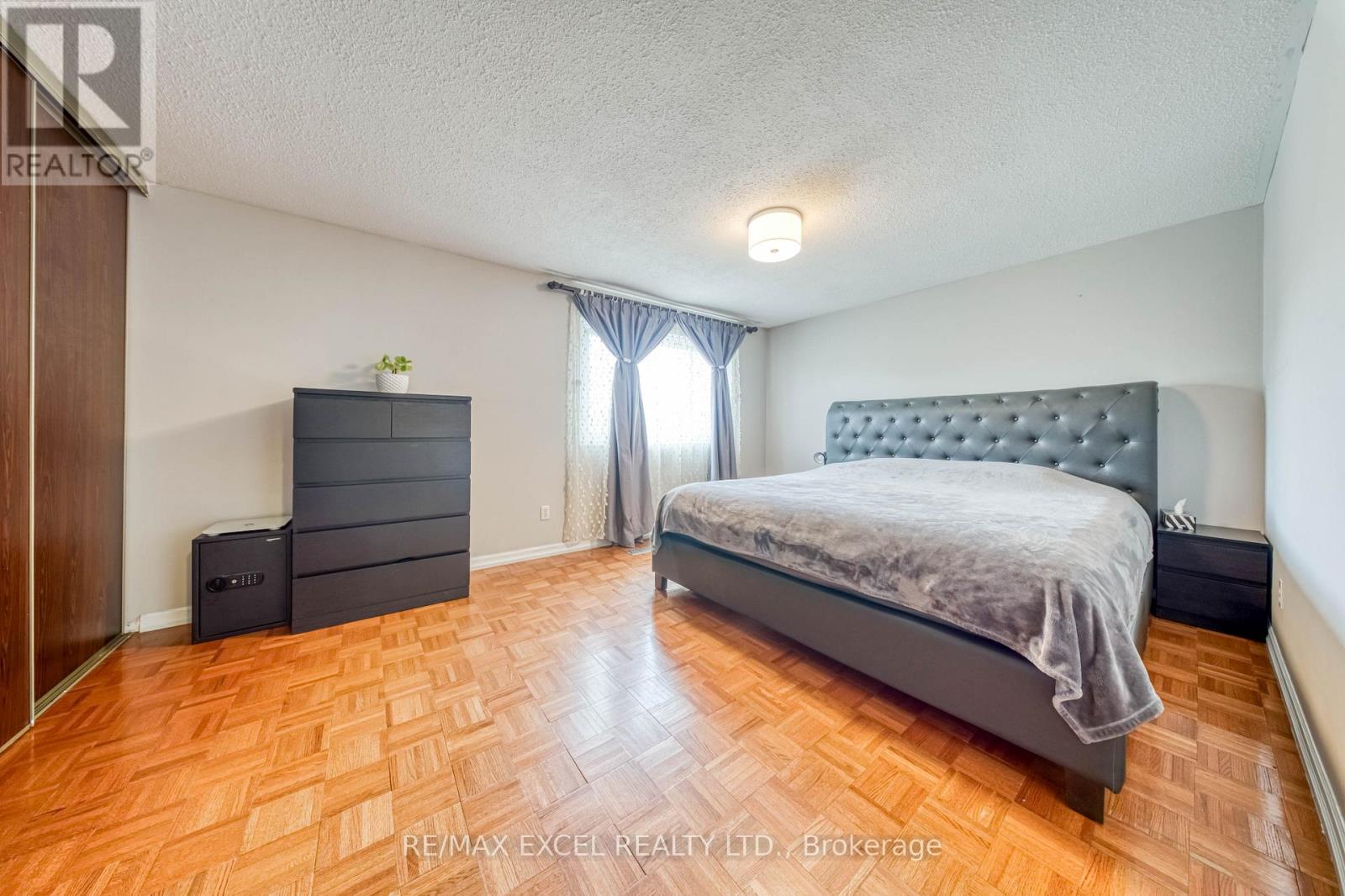 17 SADLEE COVE CRESCENT - 16