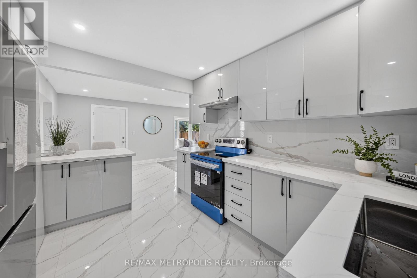 208 PALMERSTON AVENUE - 6