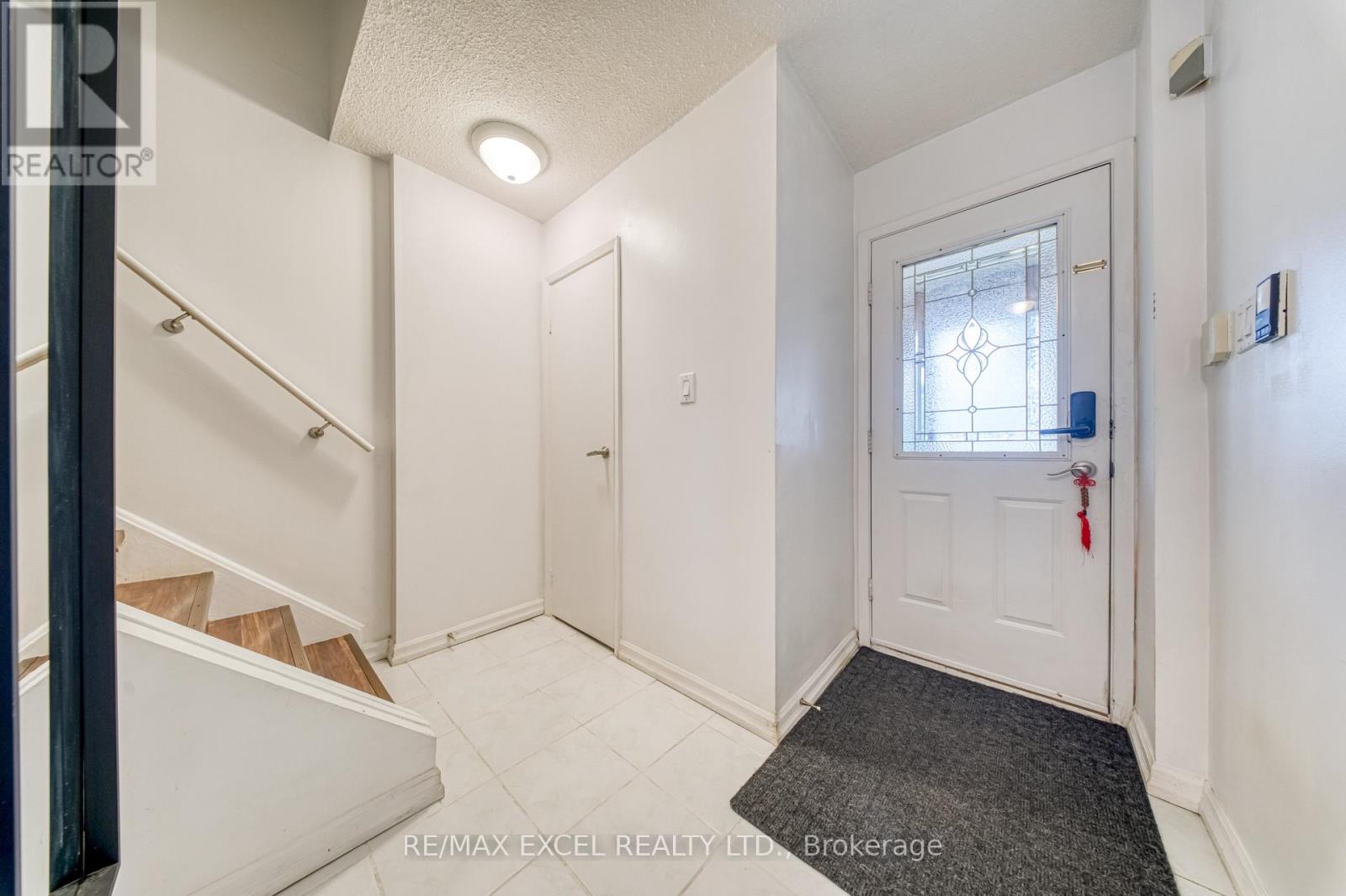 17 SADLEE COVE CRESCENT - 13