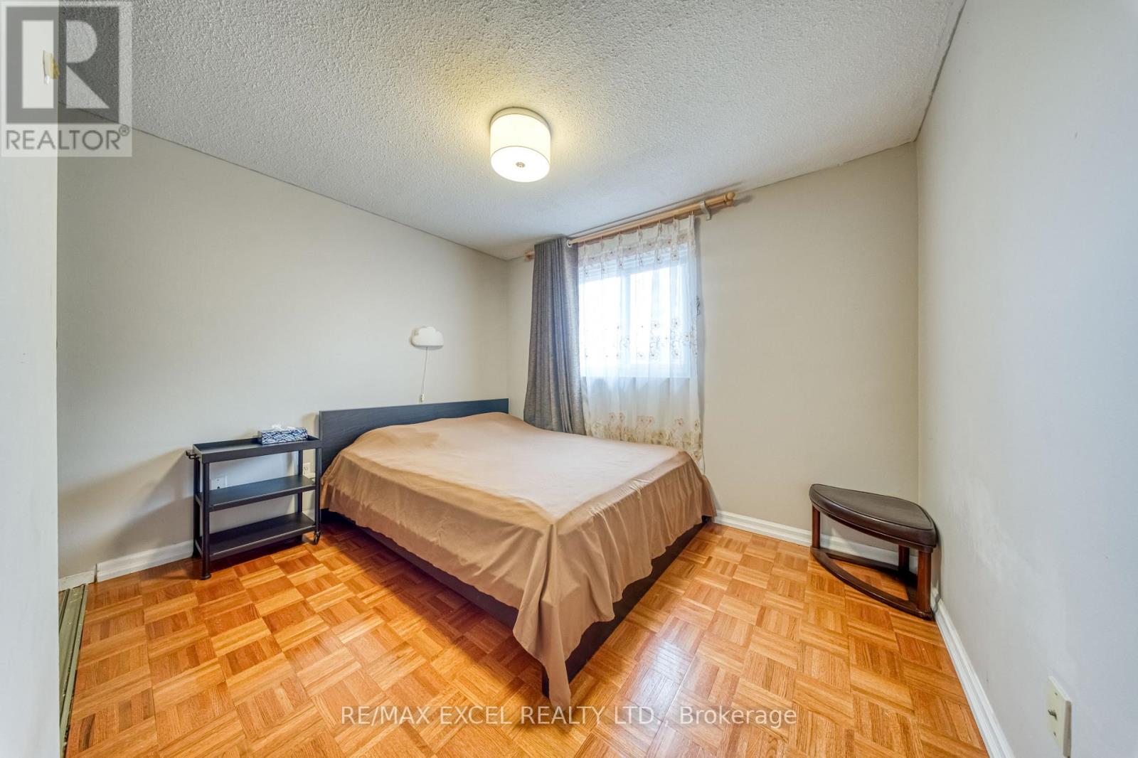 17 SADLEE COVE CRESCENT - 19