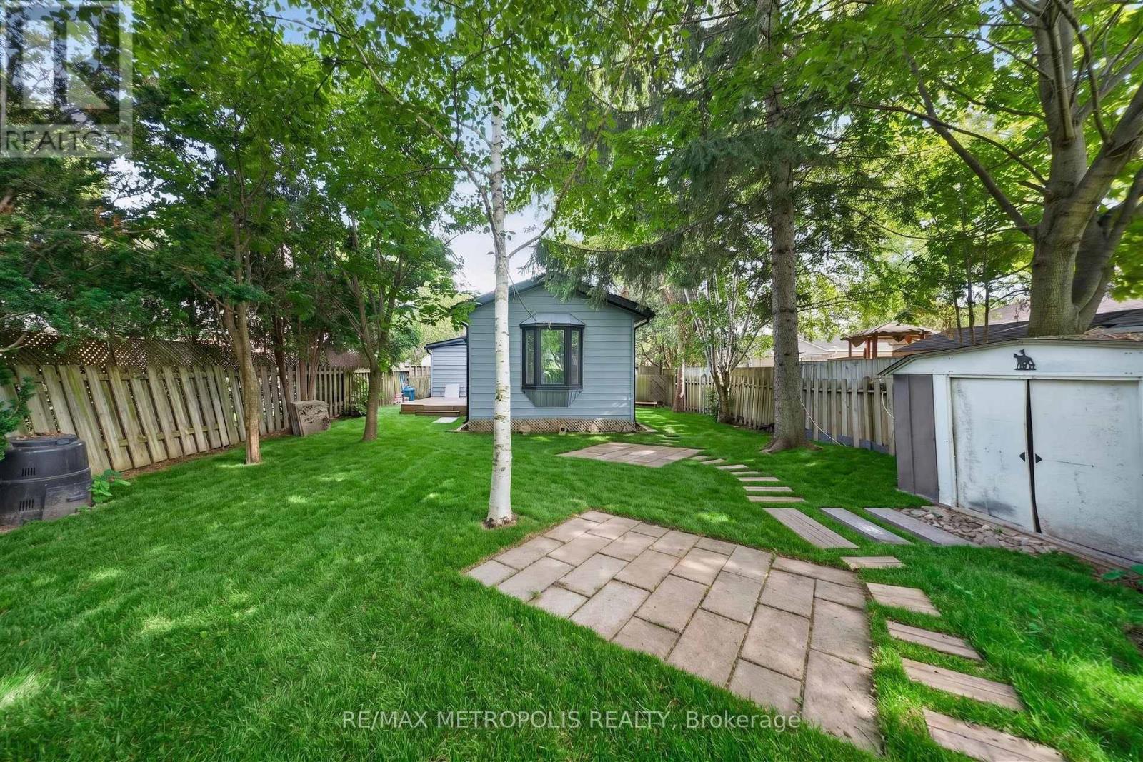 208 PALMERSTON AVENUE - 17