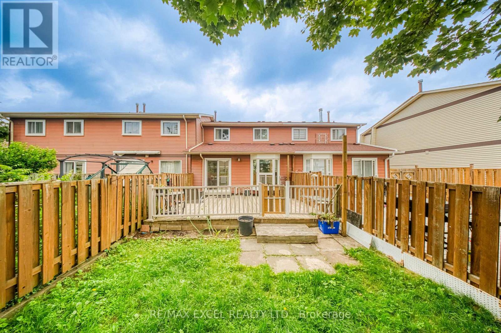 17 SADLEE COVE CRESCENT - 35