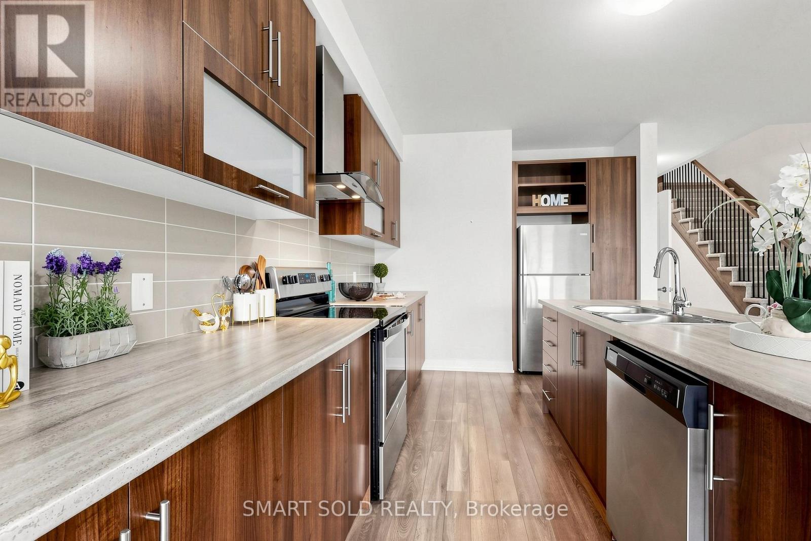 80 DONALD FLEMING WAY - 12