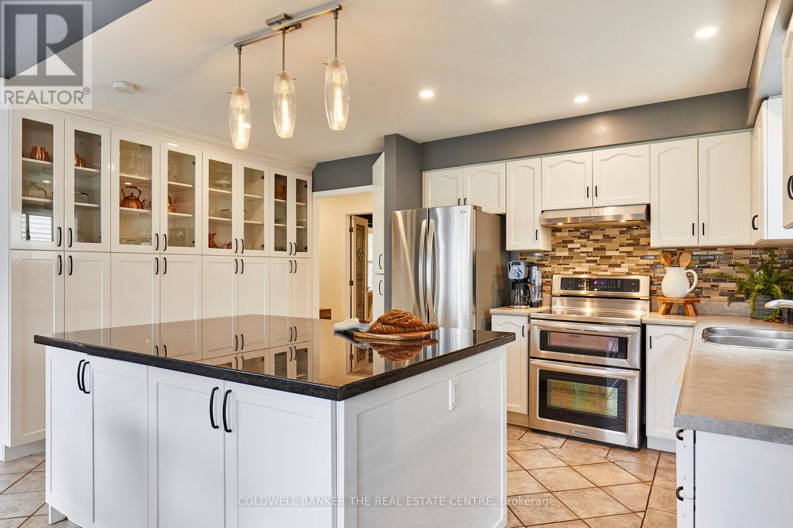6 FAWN COURT - 10