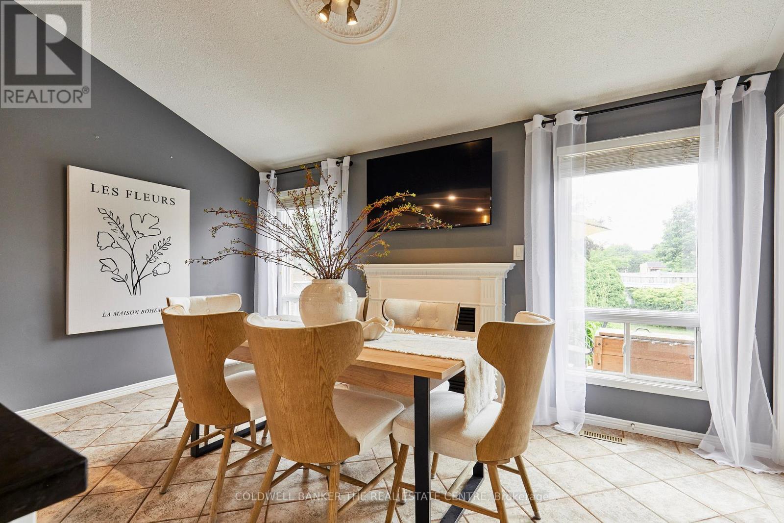 6 FAWN COURT - 12