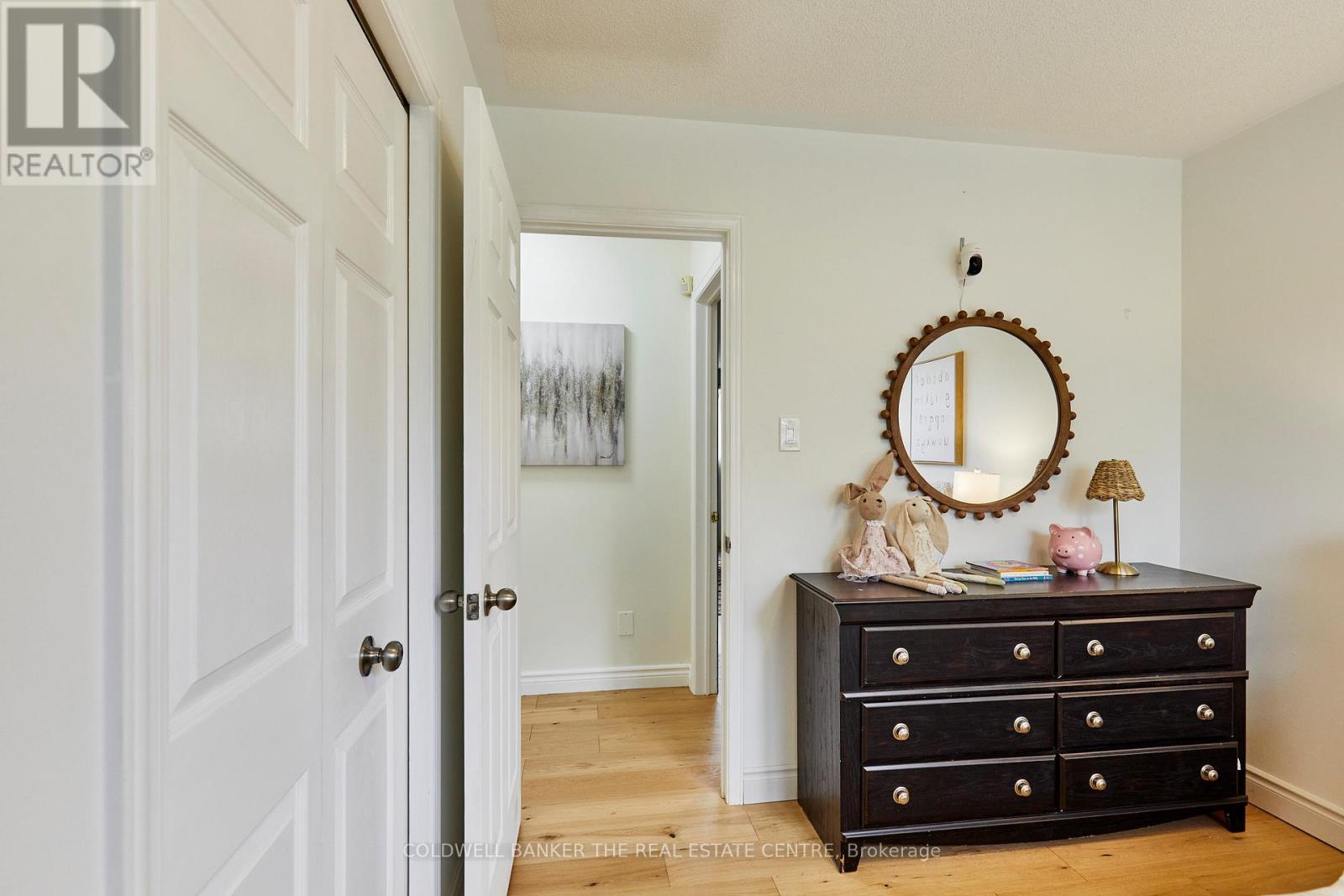 6 FAWN COURT - 25