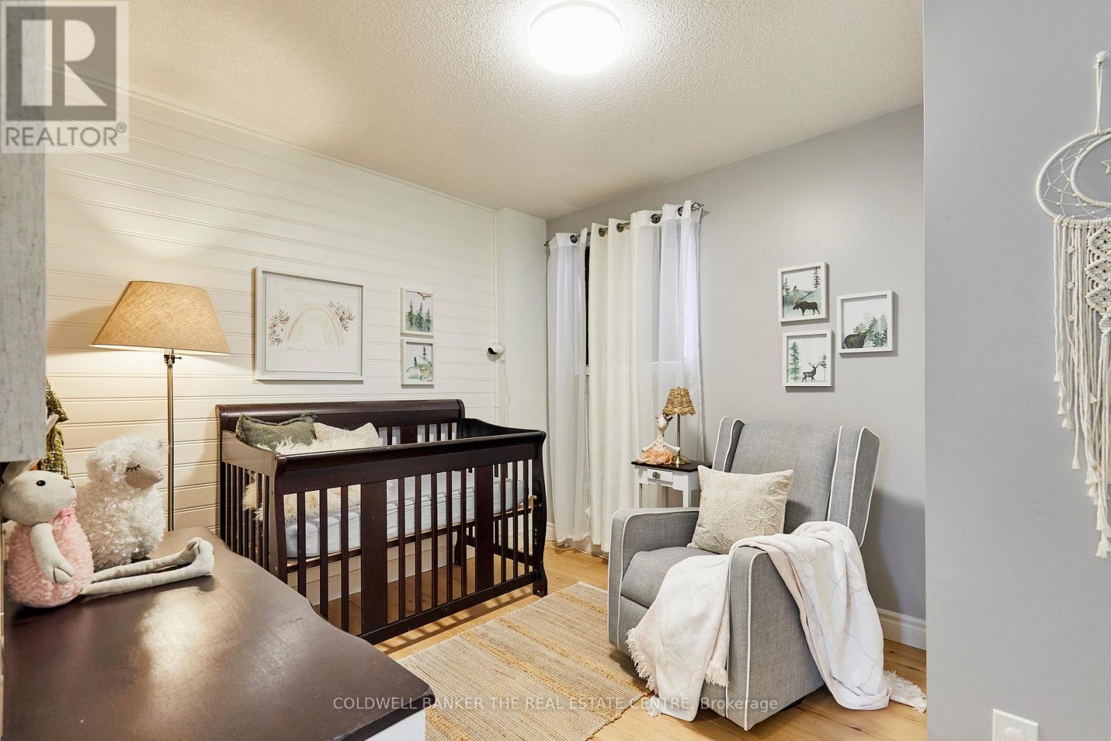 6 FAWN COURT - 29