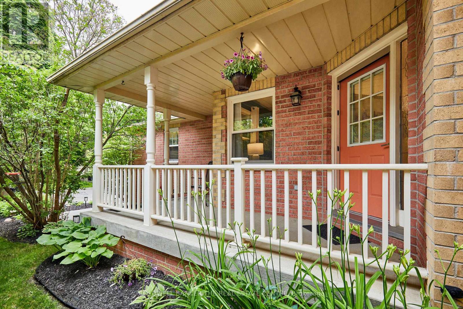 6 FAWN COURT - 4