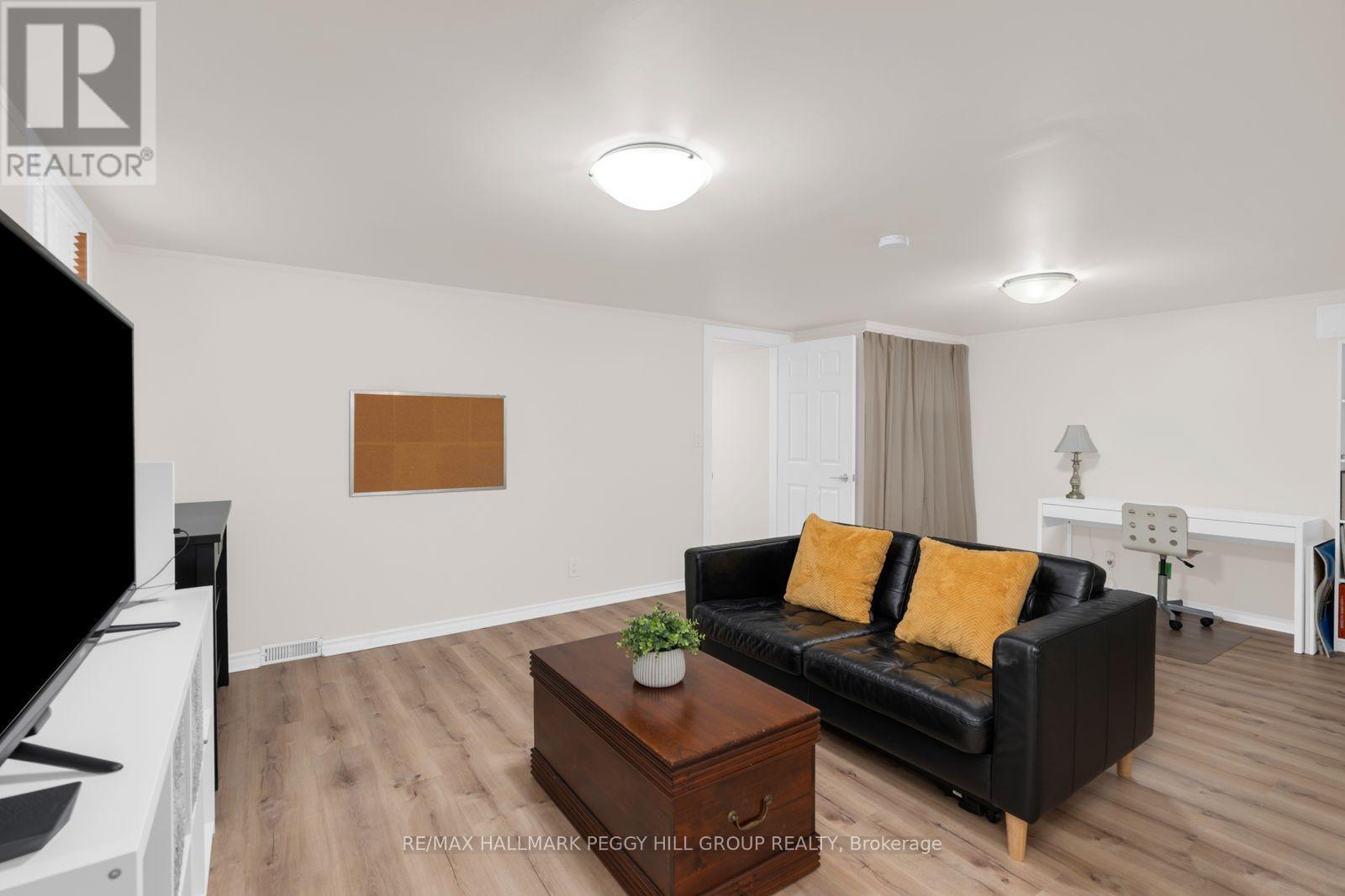 990 MACLEAN STREET - 11