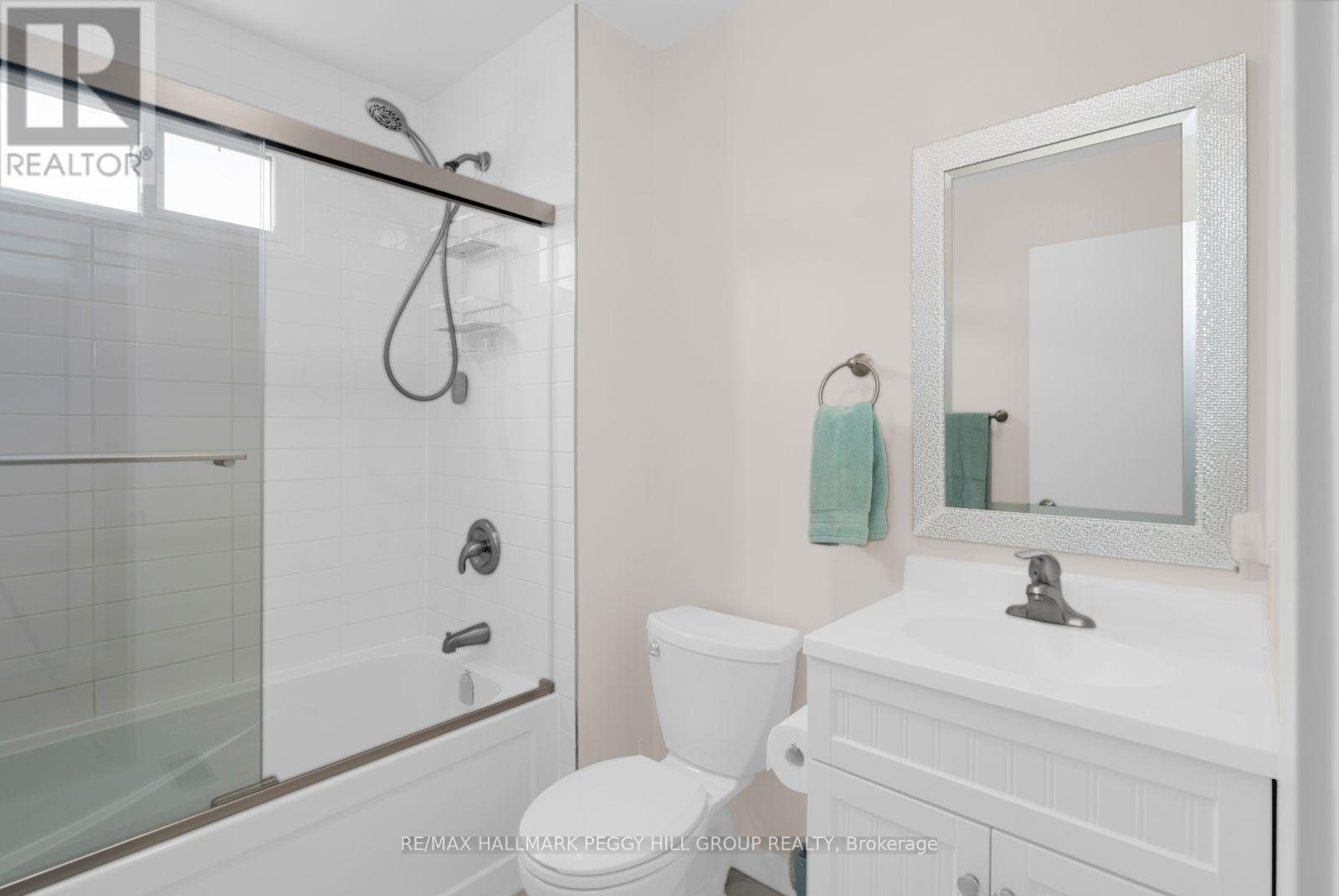 990 MACLEAN STREET - 10