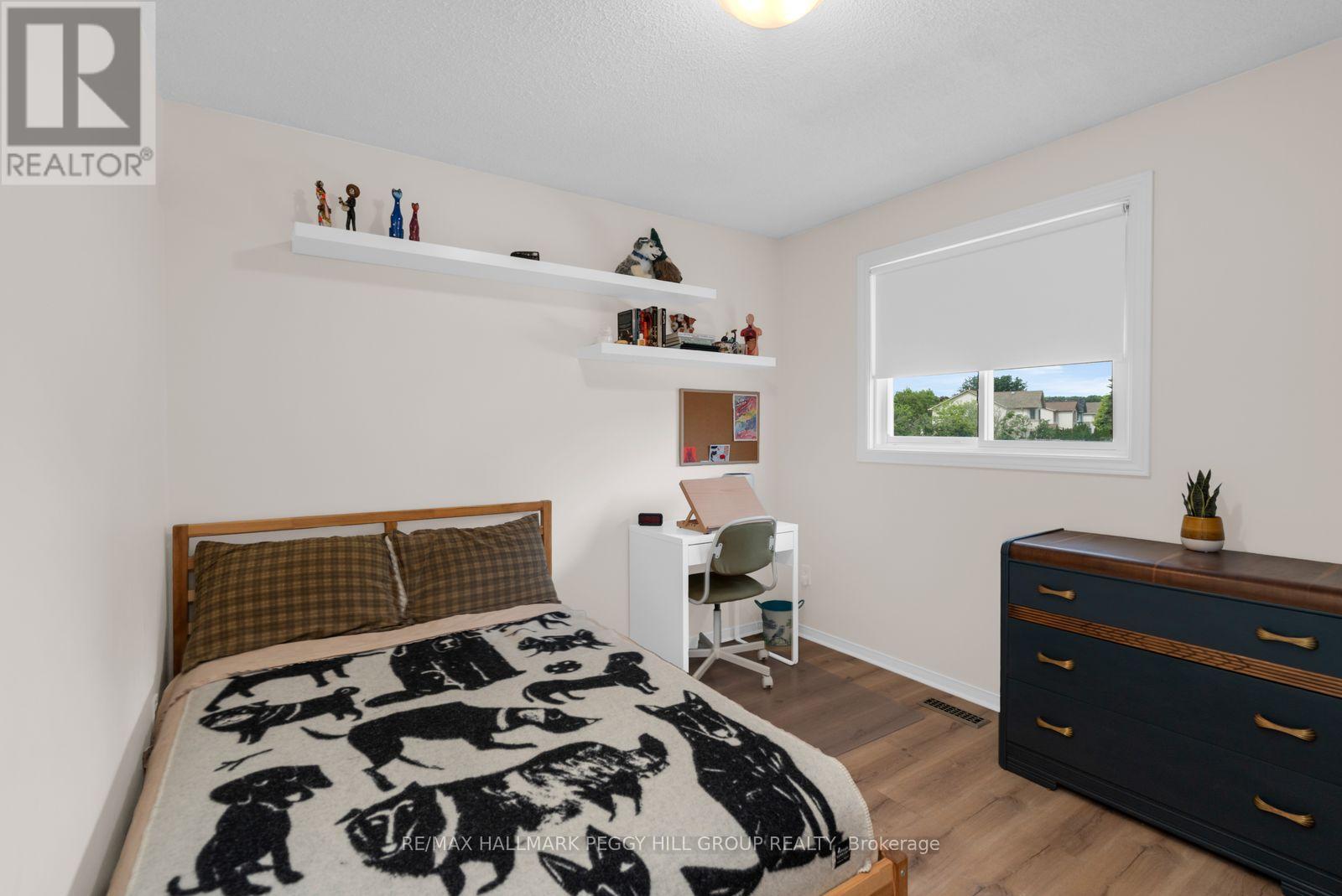 990 MACLEAN STREET - 8