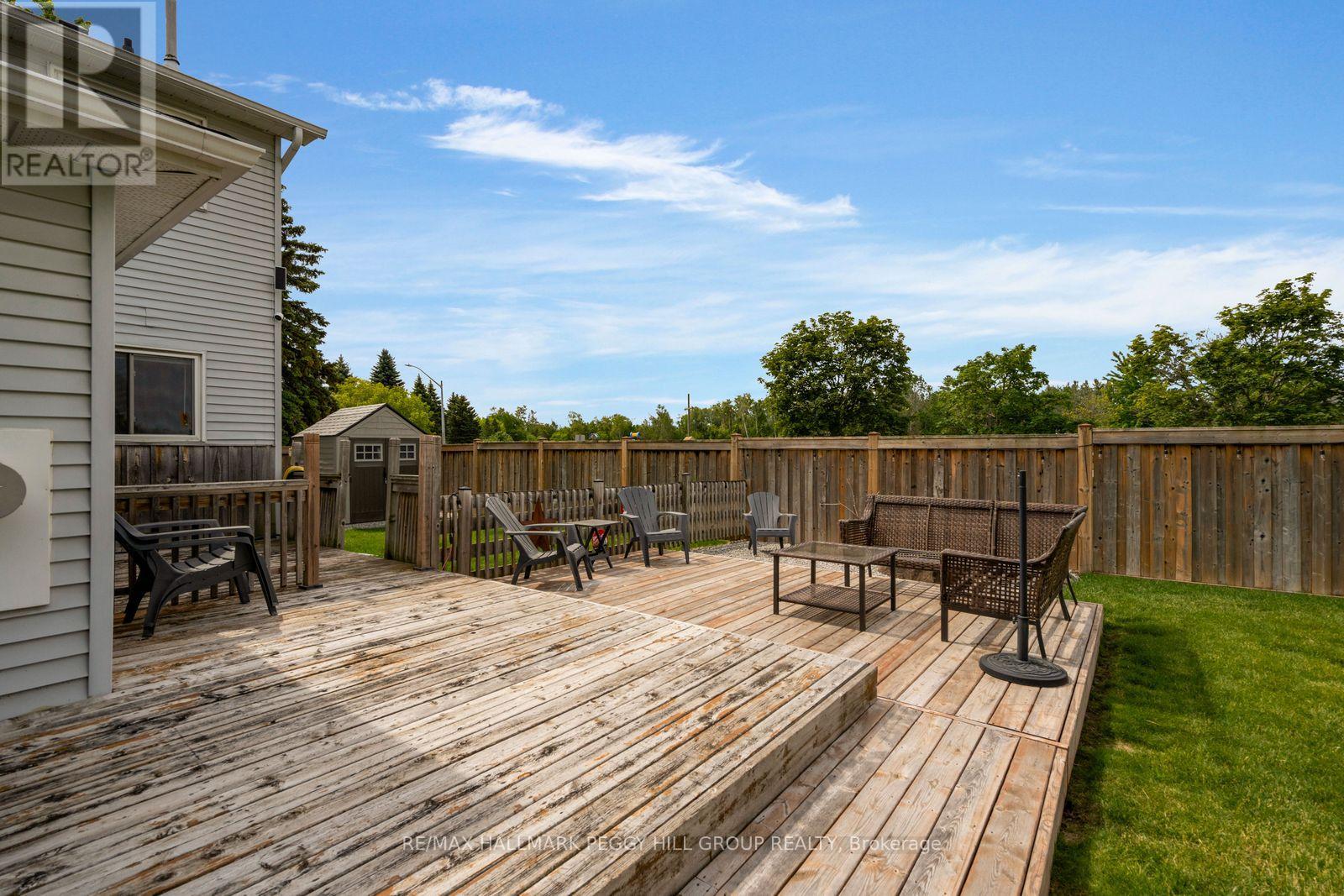 990 MACLEAN STREET - 17