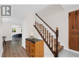 Bedroom 2 - 990 Maclean Street, Innisfil, ON L9S1V8 Photo 6