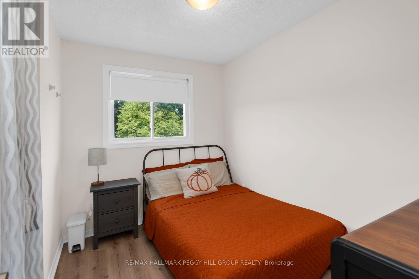 990 MACLEAN STREET - 9