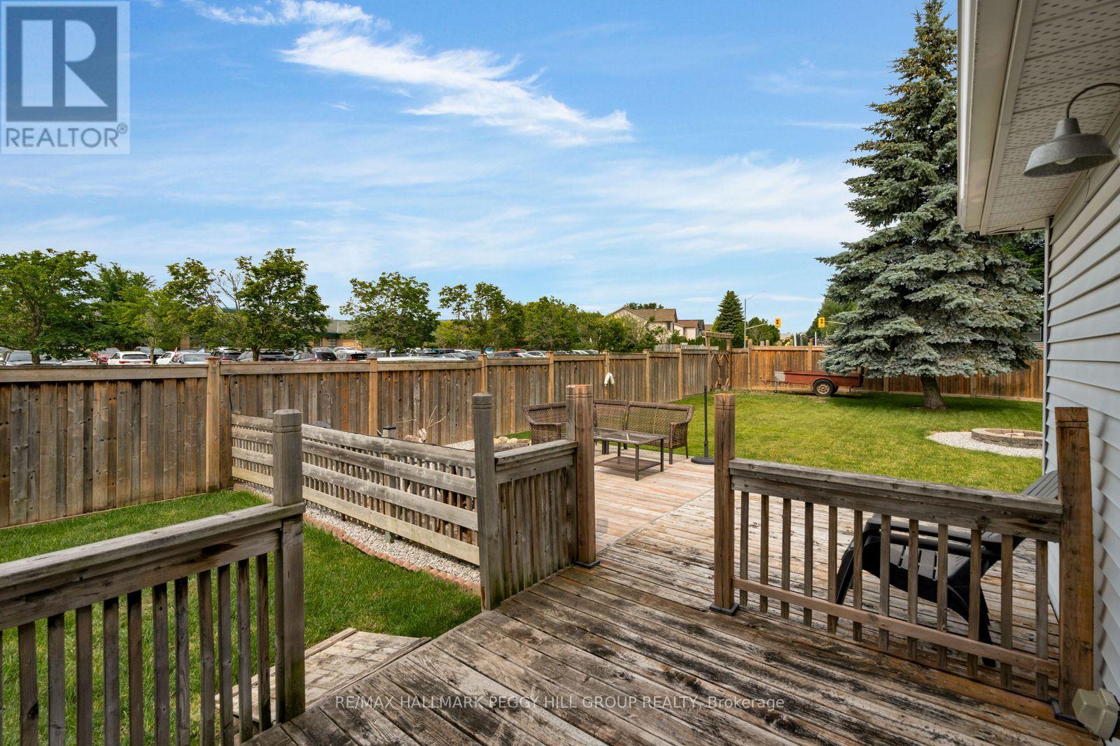 990 MACLEAN STREET - 15