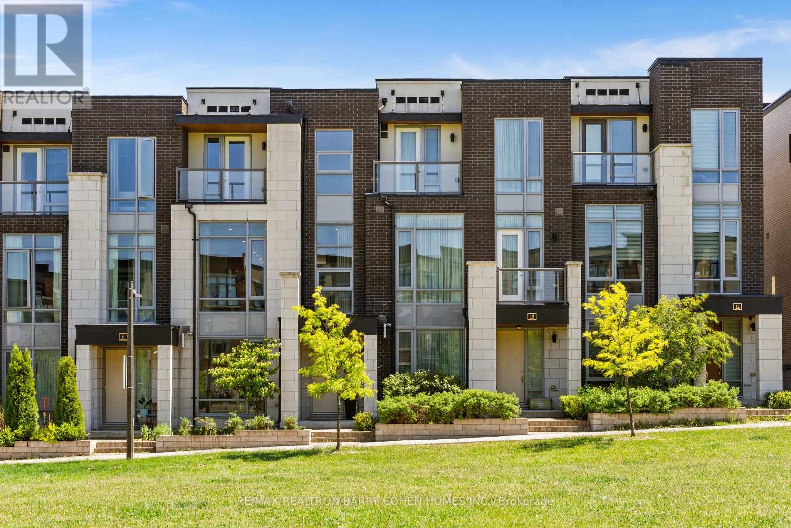 Photo of 8 HERIOT PLACE