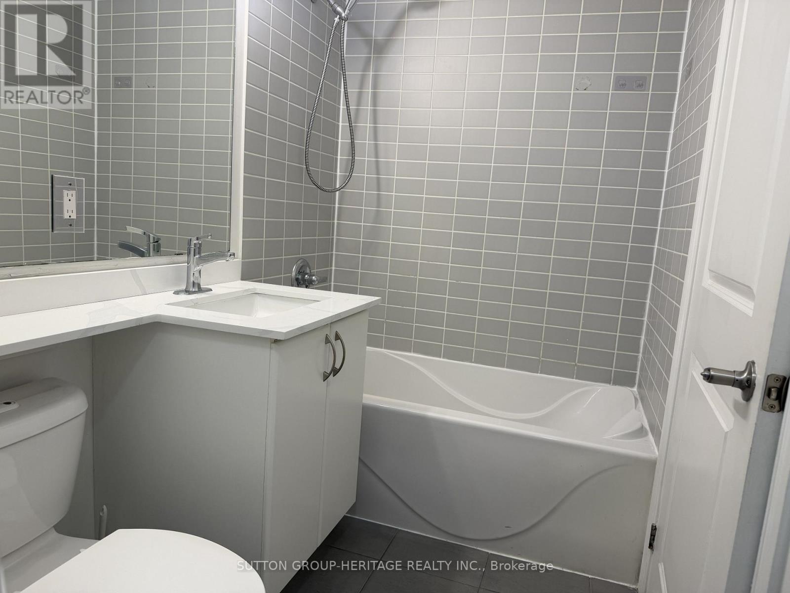 #404 7730 KIPLING AVENUE - 24