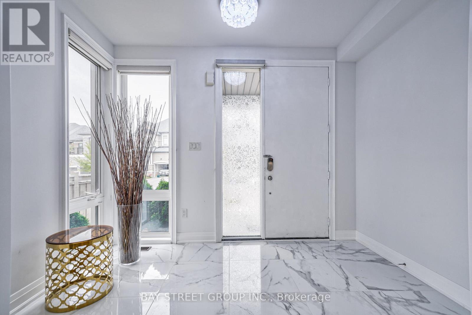 40 CONKLIN CRESCENT - 2