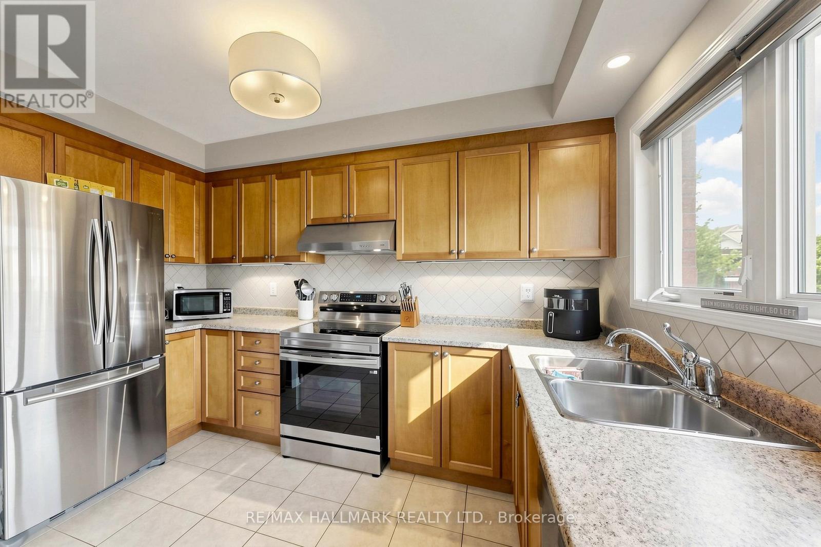 5 BEARINGS AVENUE - 14