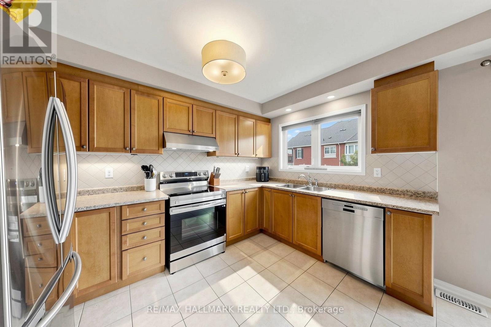5 BEARINGS AVENUE - 10