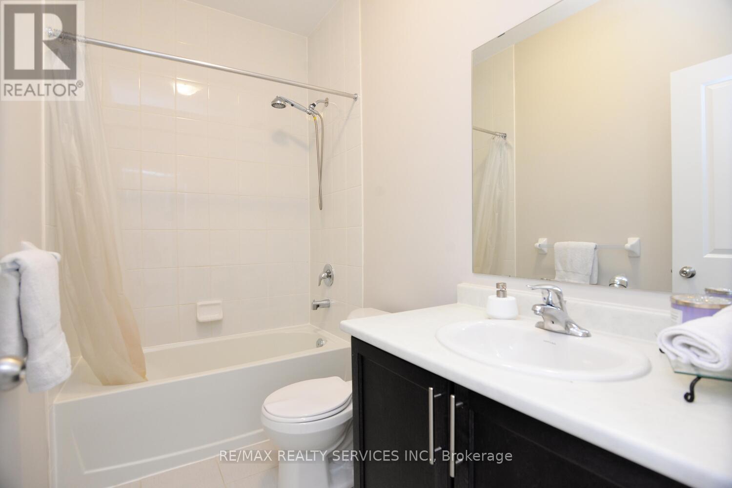 24 BACHELOR STREET - 27