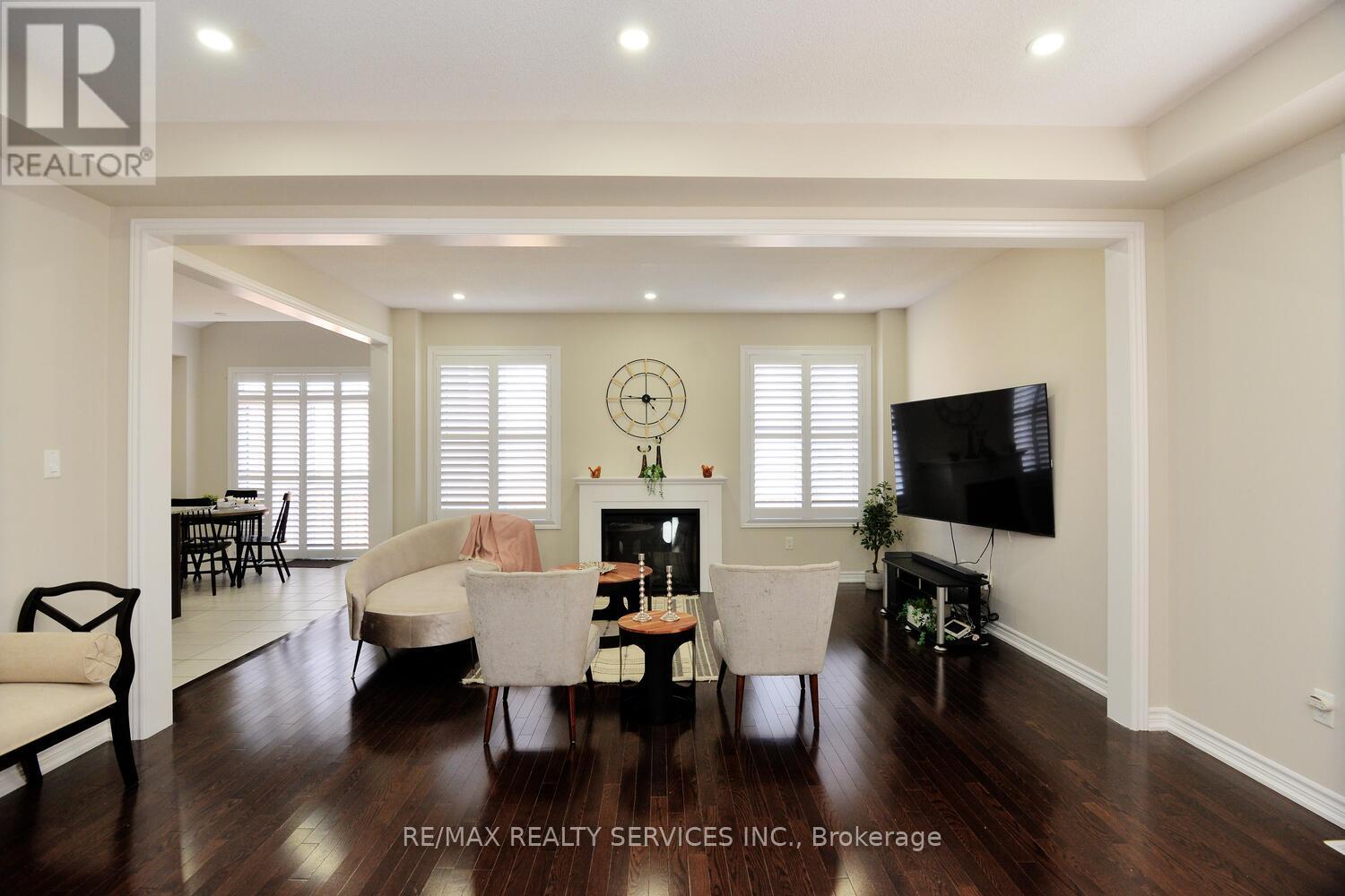 24 BACHELOR STREET - 7