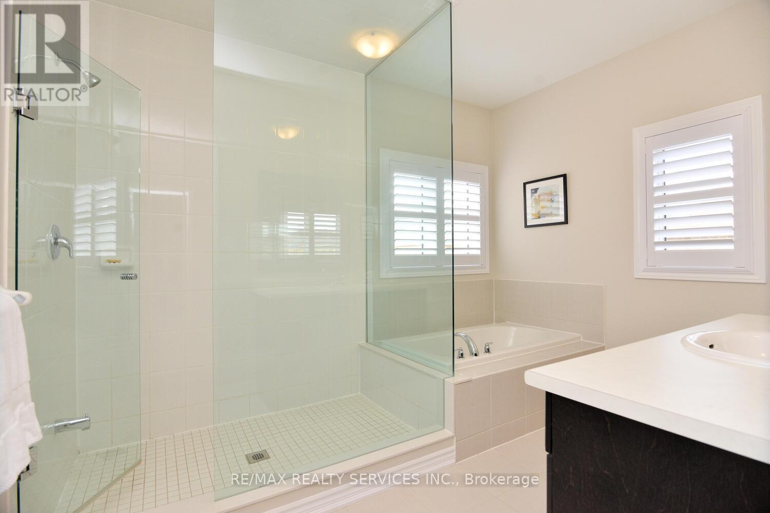 24 BACHELOR STREET - 24