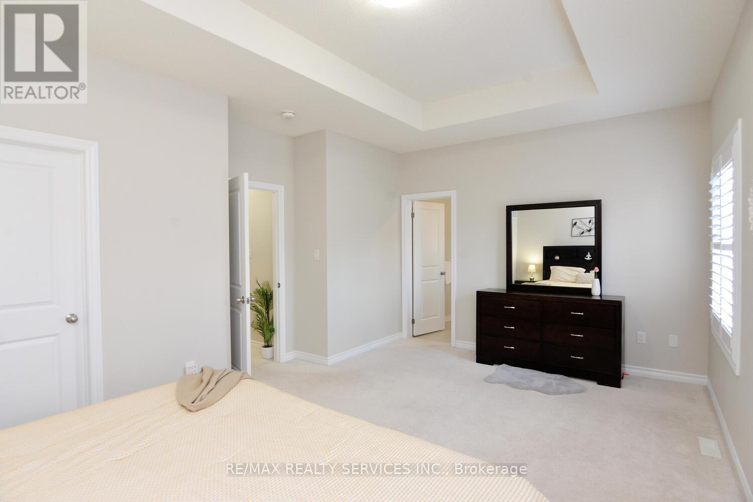 24 BACHELOR STREET - 22