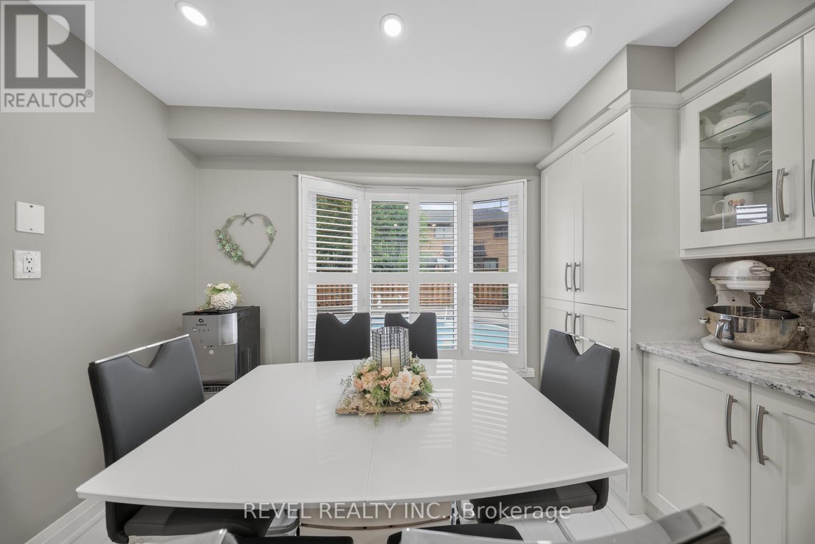 30 HALLEN ROAD - 19