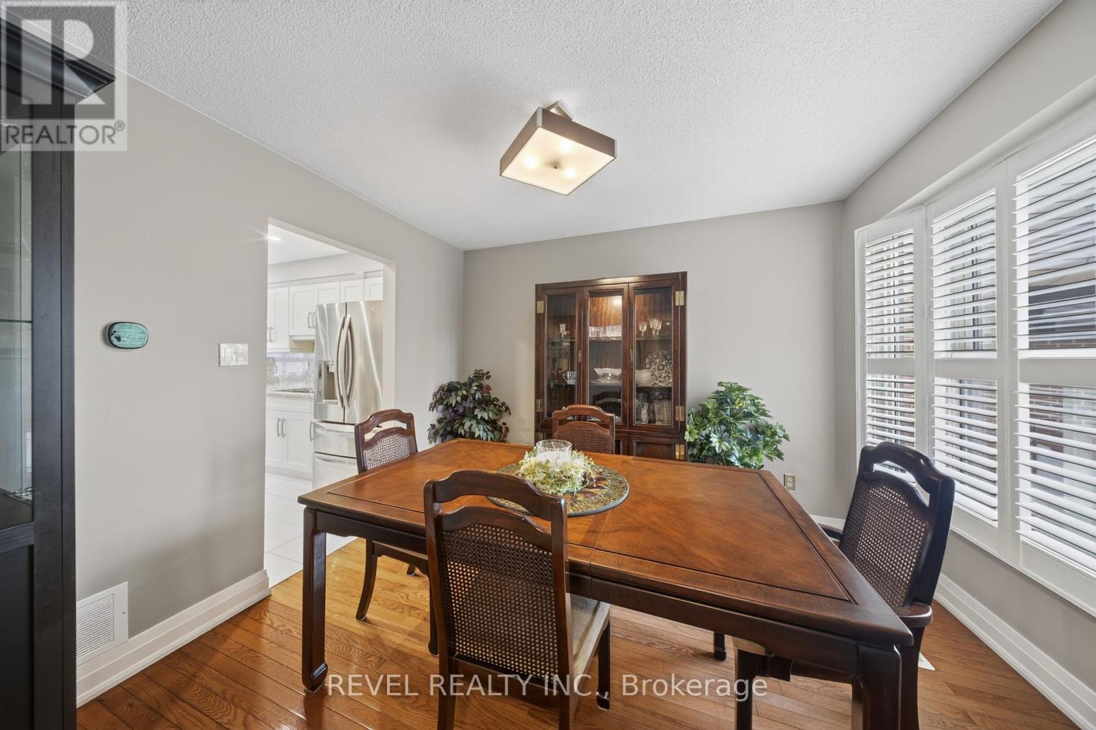 30 HALLEN ROAD - 13