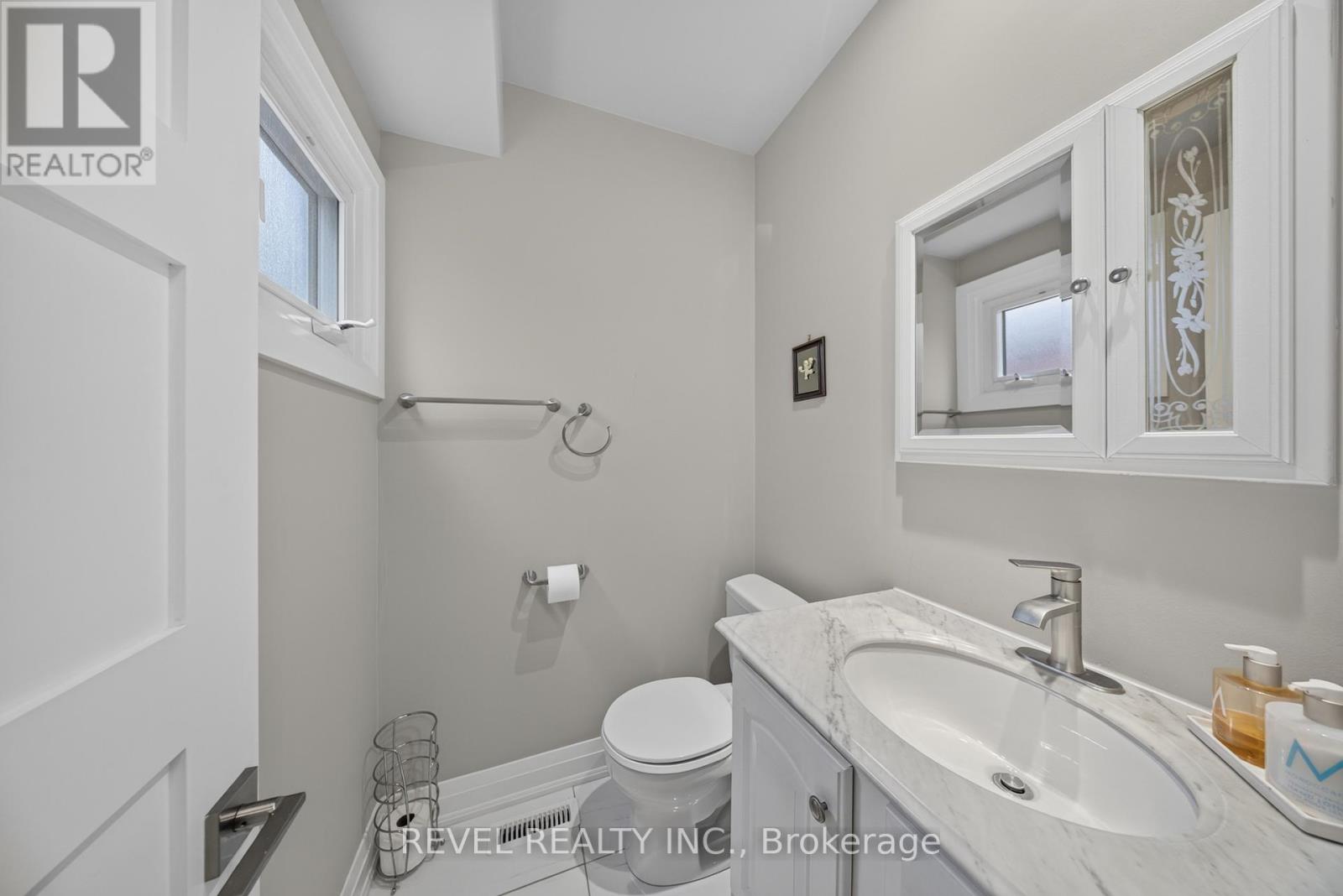 30 HALLEN ROAD - 10