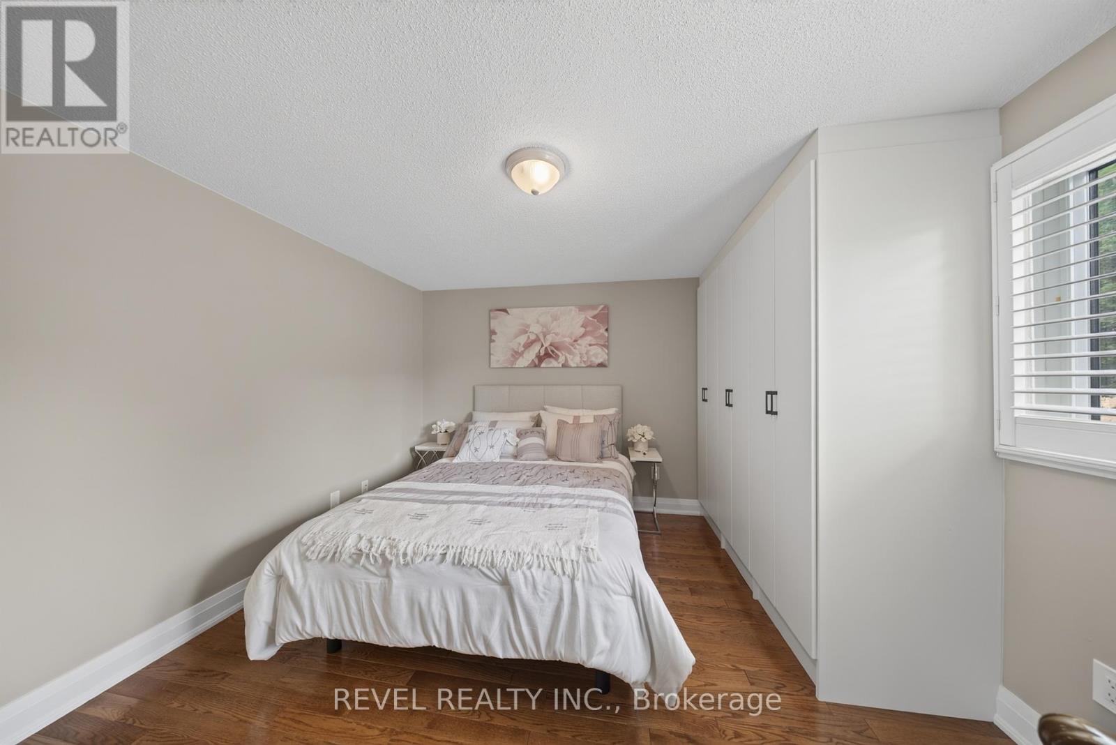 30 HALLEN ROAD - 29