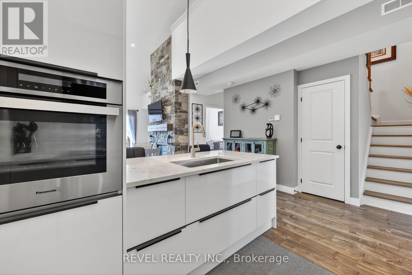 #306 10 BEAUSOLEIL LANE - 11