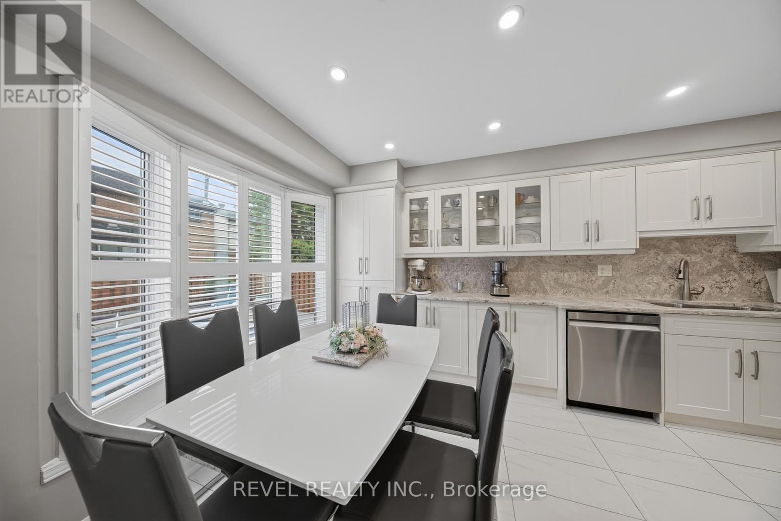30 HALLEN ROAD - 21
