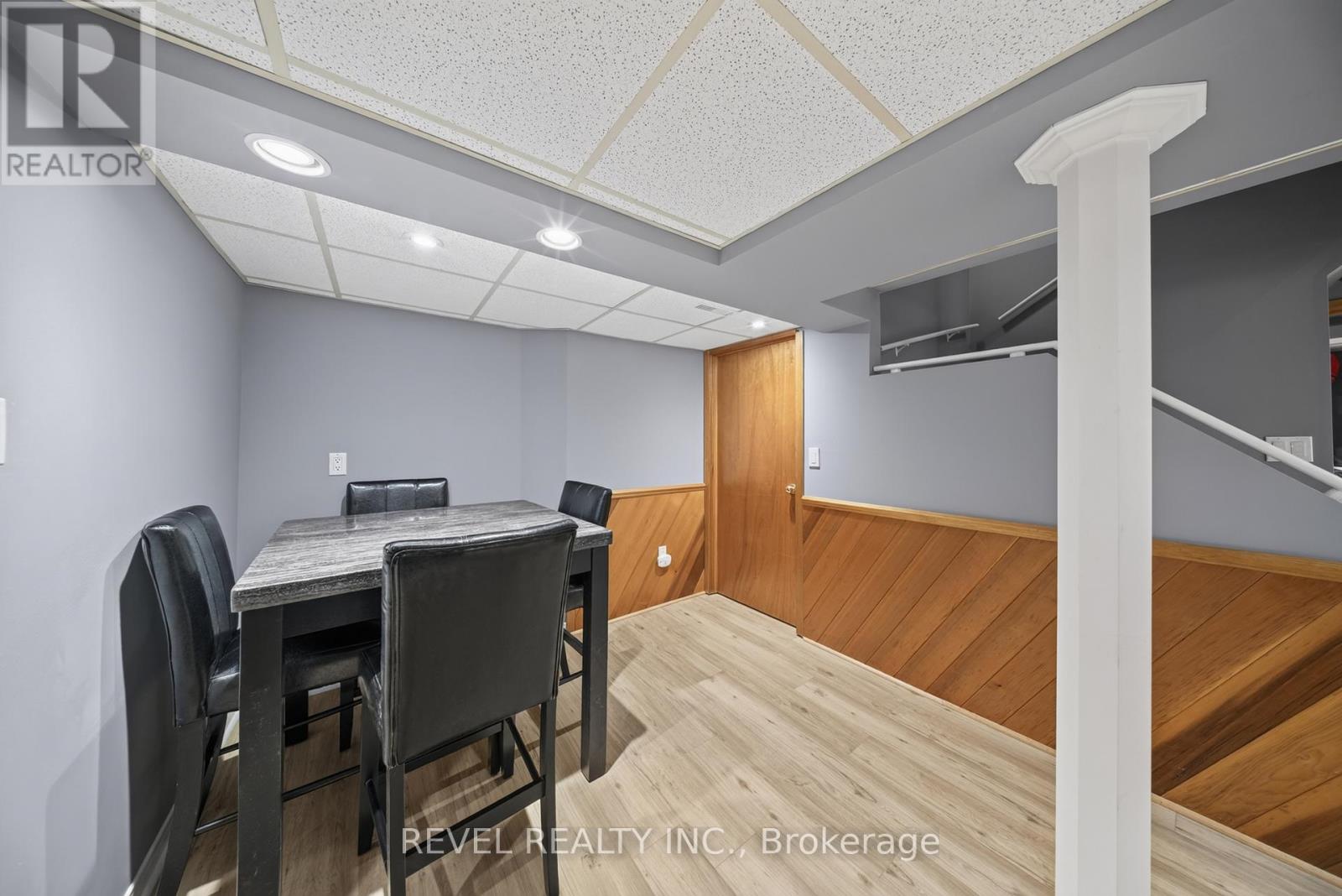 30 HALLEN ROAD - 40