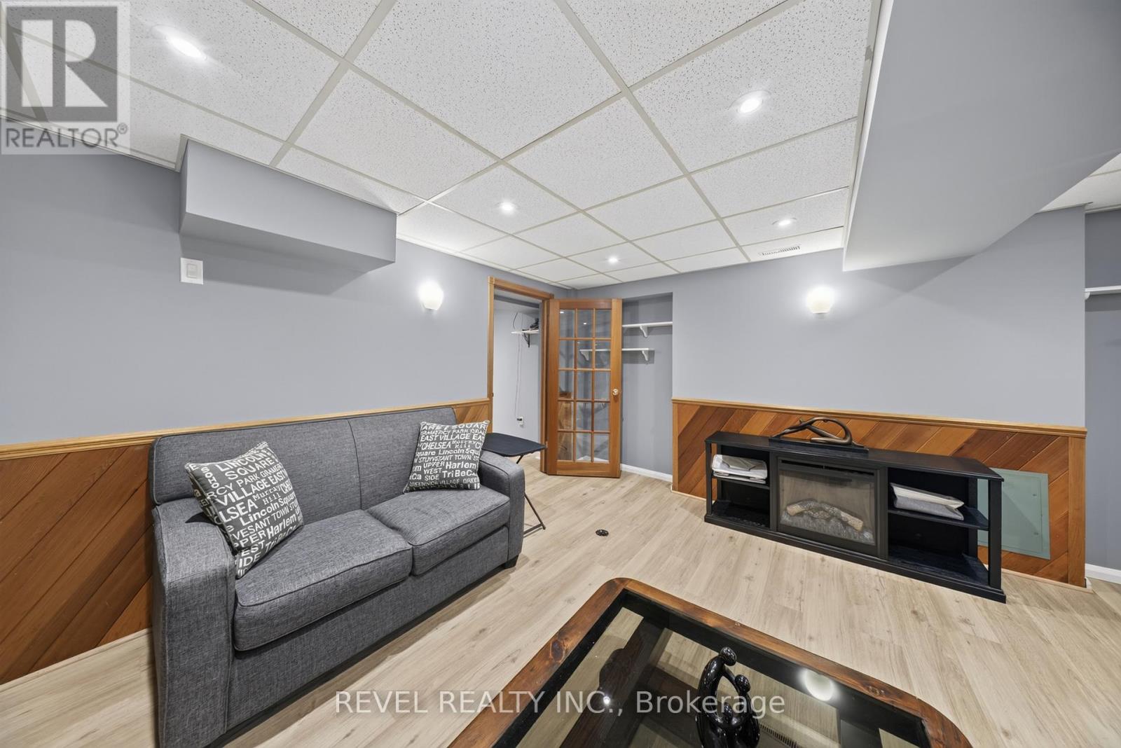 30 HALLEN ROAD - 42