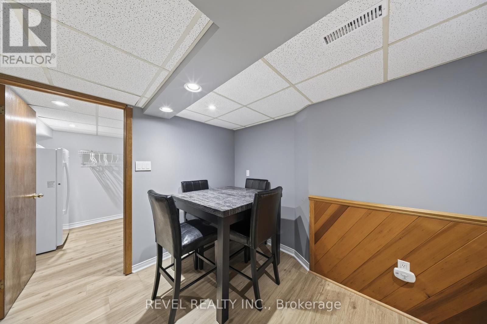 30 HALLEN ROAD - 39