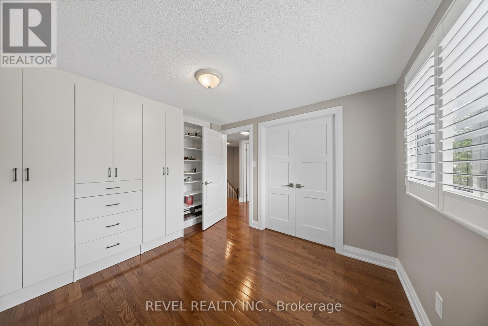 30 HALLEN ROAD - 28